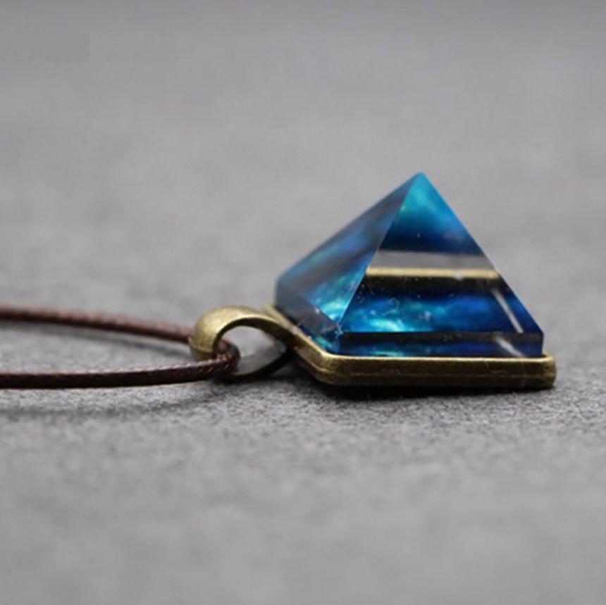 Collar de Cosmos Resplandeciente - Science Factory ES