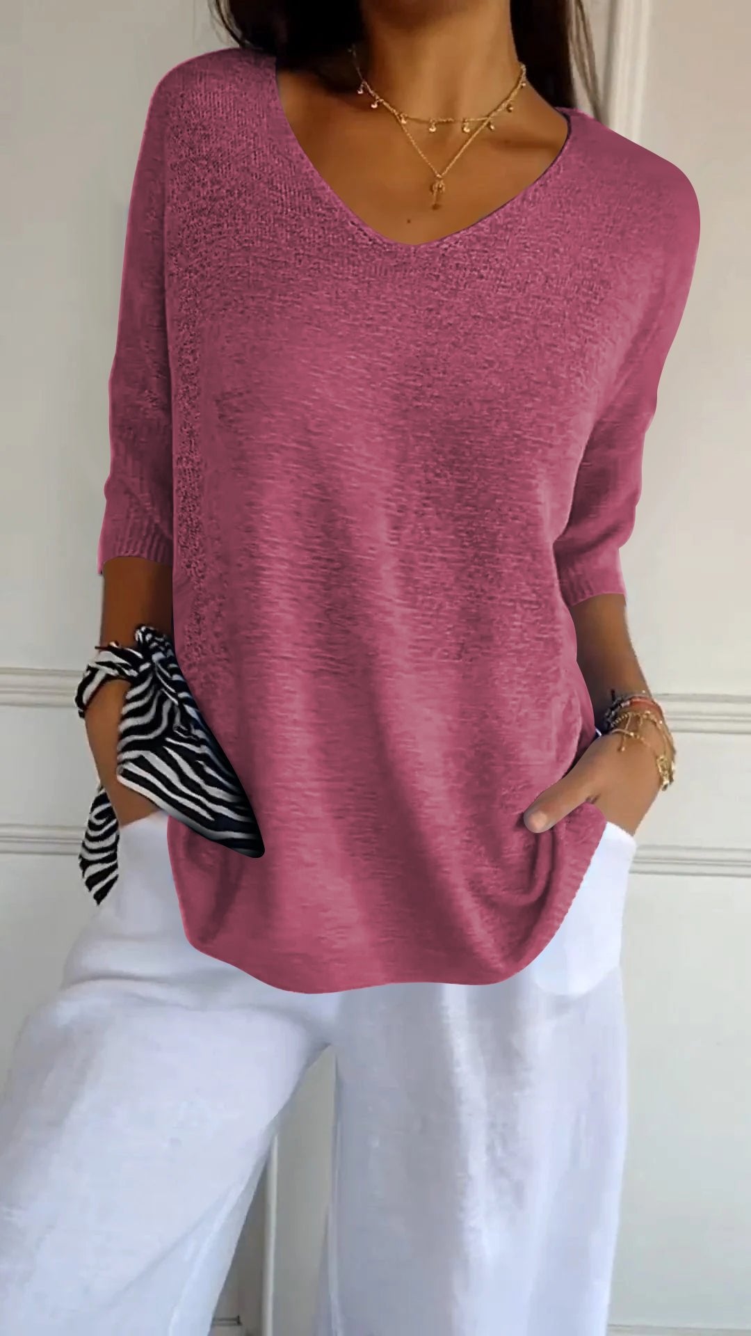 Chroma Chic™ Top de Punto con Cuello en V de Color Sólido