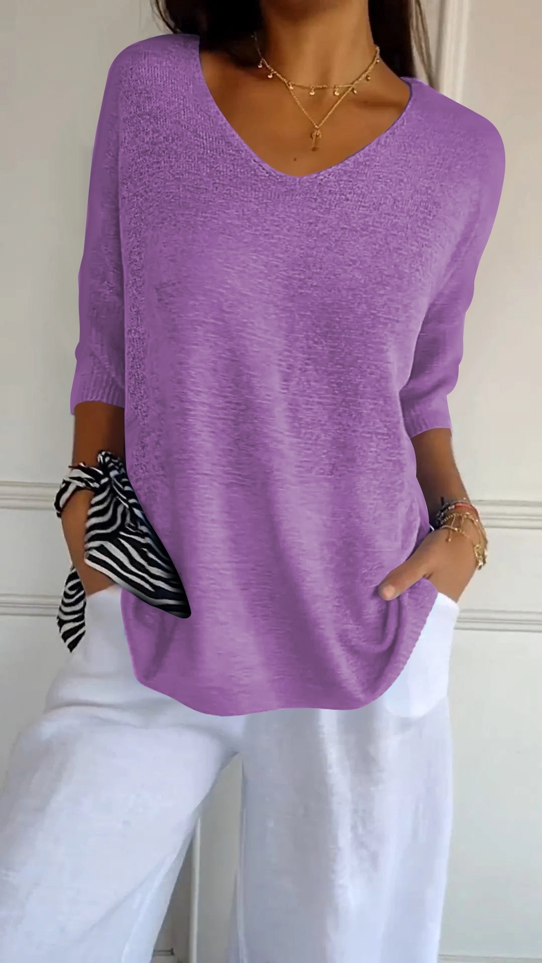 Chroma Chic™ Top de Punto con Cuello en V de Color Sólido