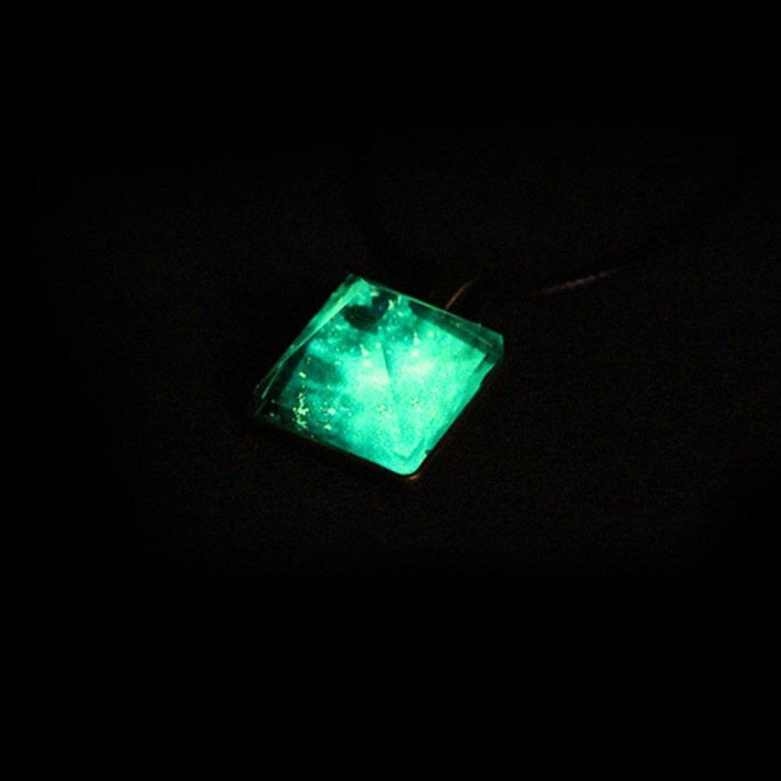 Collar de Cosmos Resplandeciente - Science Factory ES