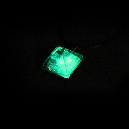 Collar de Cosmos Resplandeciente - Science Factory ES